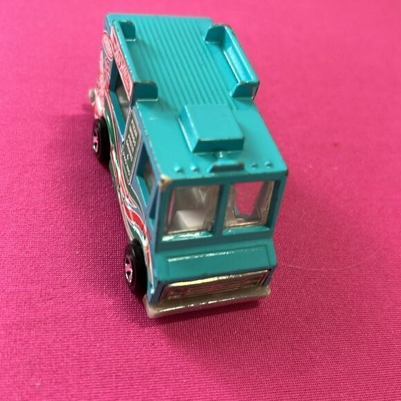 Vintage Collectible Hot Wheels Food Truck - Picture 8 of 8